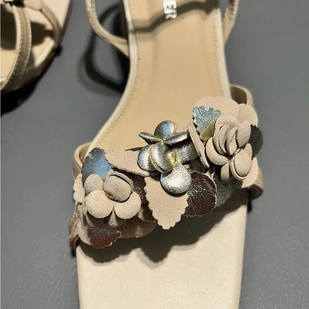 Donald J. Pliner Tan Floral Block Heel Sandals 8 M - Picture 9 of 9